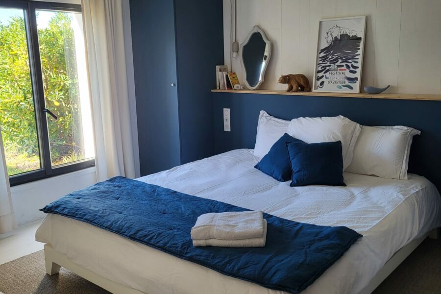 Chambre bleu au bout de l'annexe, très calme